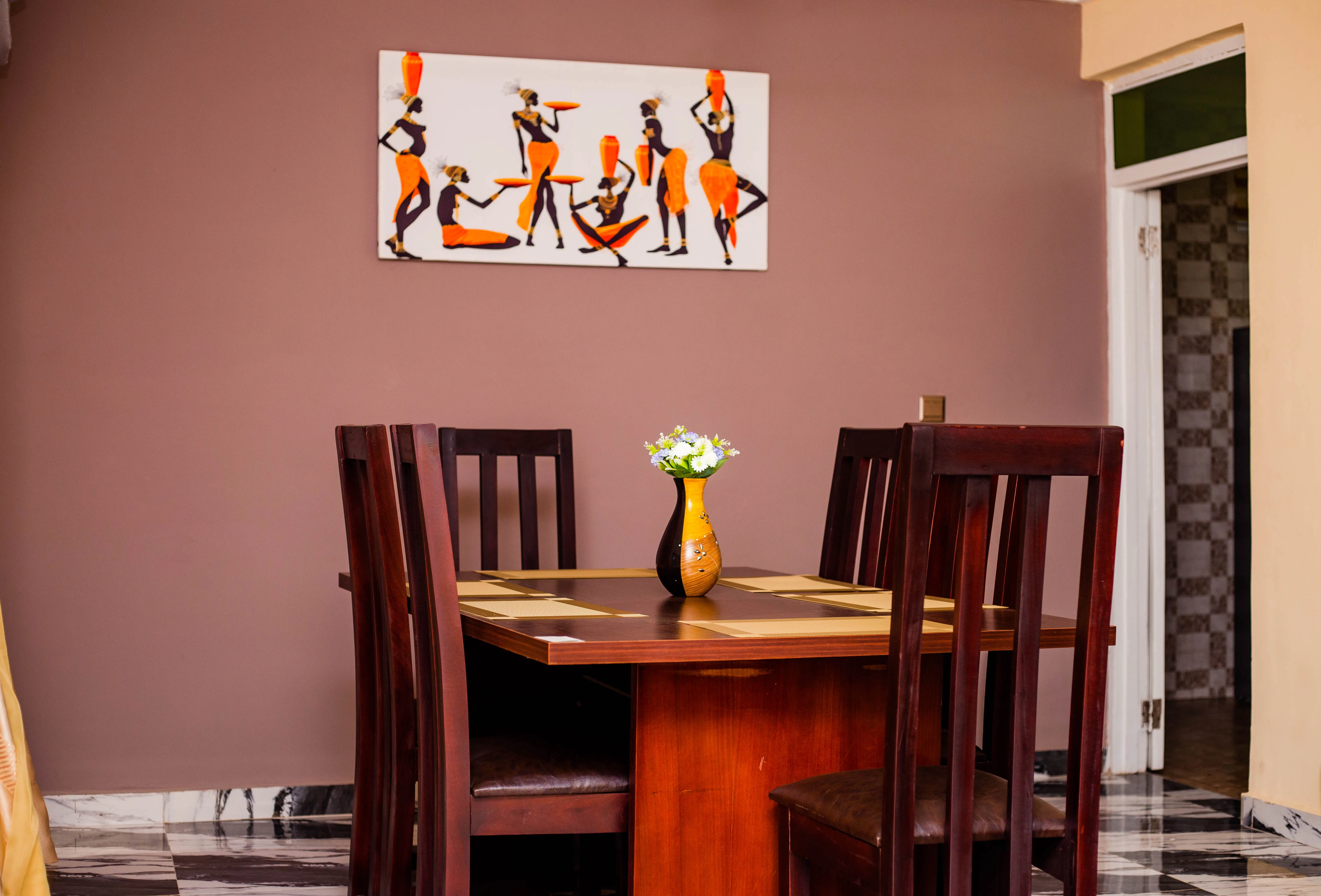 Dining table at De GraceManuel Terrace